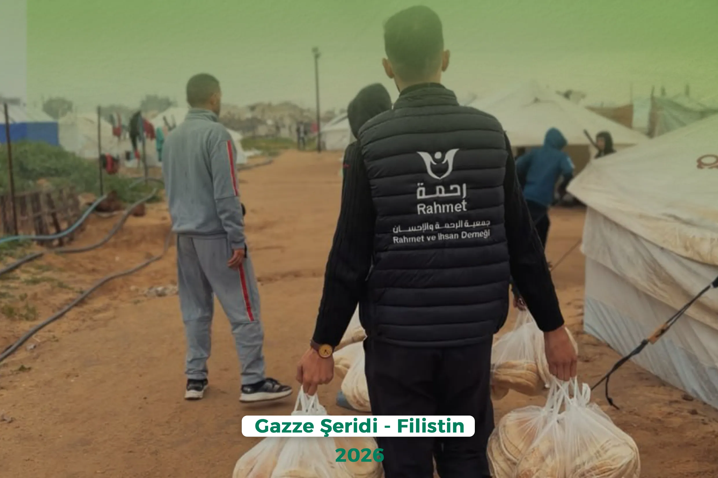 مشروع توفير الخبز الساخن للنازحين في قطاع غزة