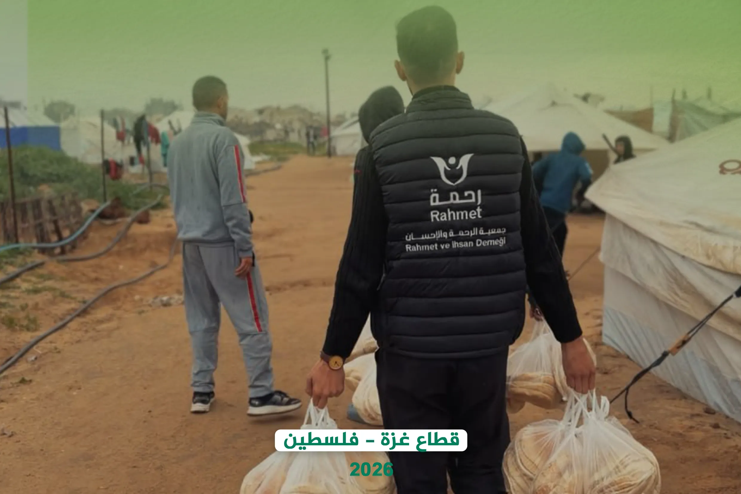 مشروع توفير الخبز الساخن للنازحين في قطاع غزة