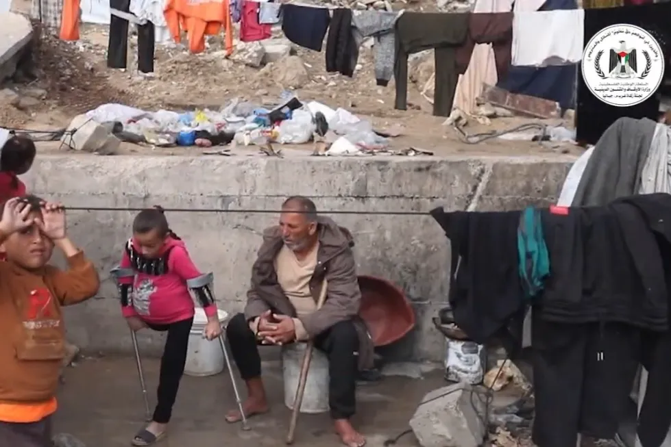 لجنة زكاة غرب معسكر جباليا تطلق حملة لجمع الزكاة والصدقات للسكان المحتاجين الذين أنهكتهم الحرب وأنهكهم النزوح والتشريد.